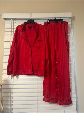 House of Harlow 1960 Red Satin Pajama Set with Black Trim Size S